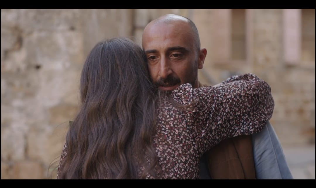 תמונת סטילס אופקית אבו פילם