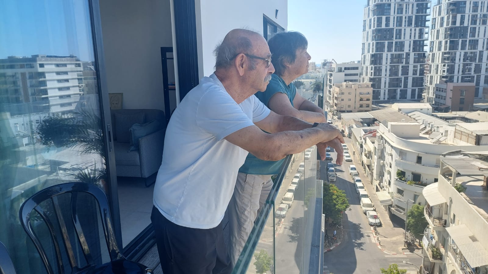 תמונת סטילס אופקית מרפסת בגובה 90 קילומטר