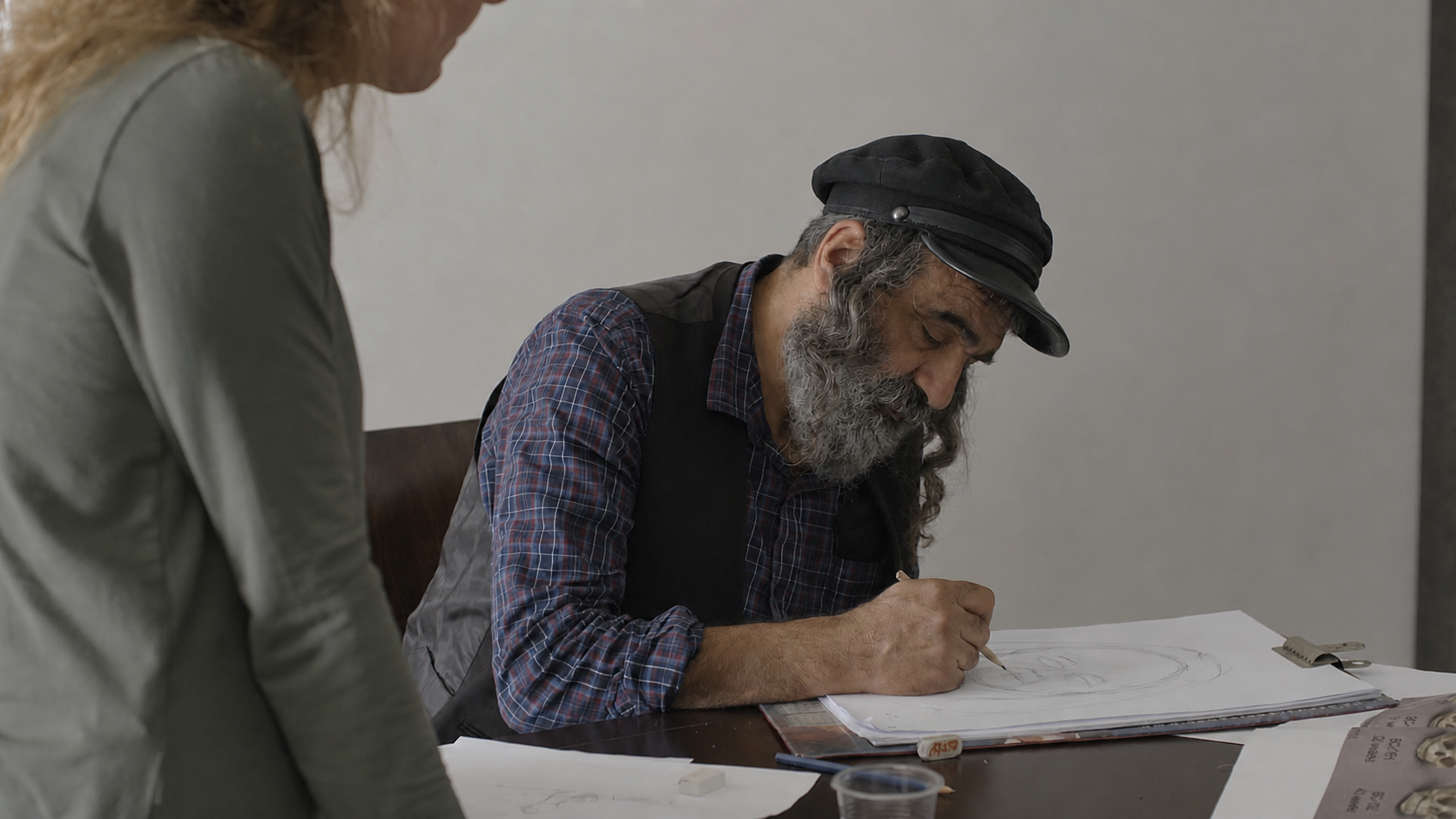 תמונת סטילס אופקית תווי פנים